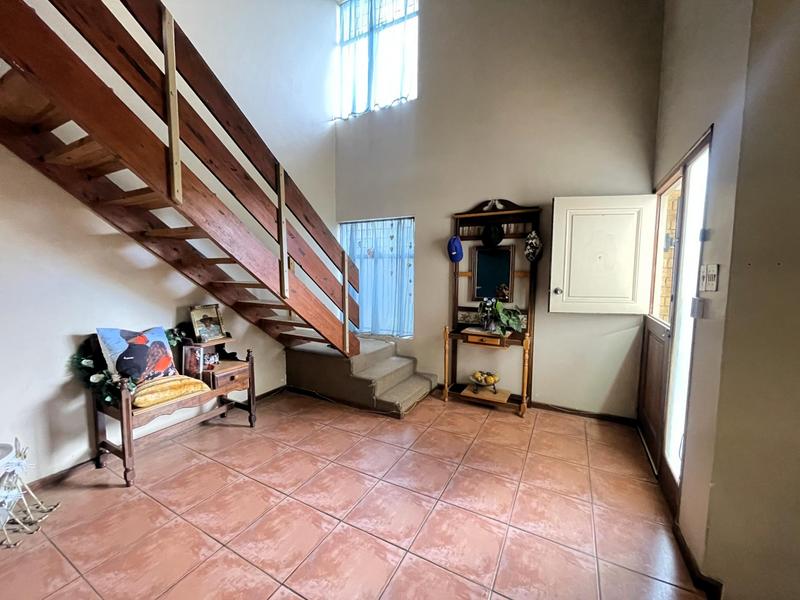 4 Bedroom Property for Sale in Amandelrug Western Cape